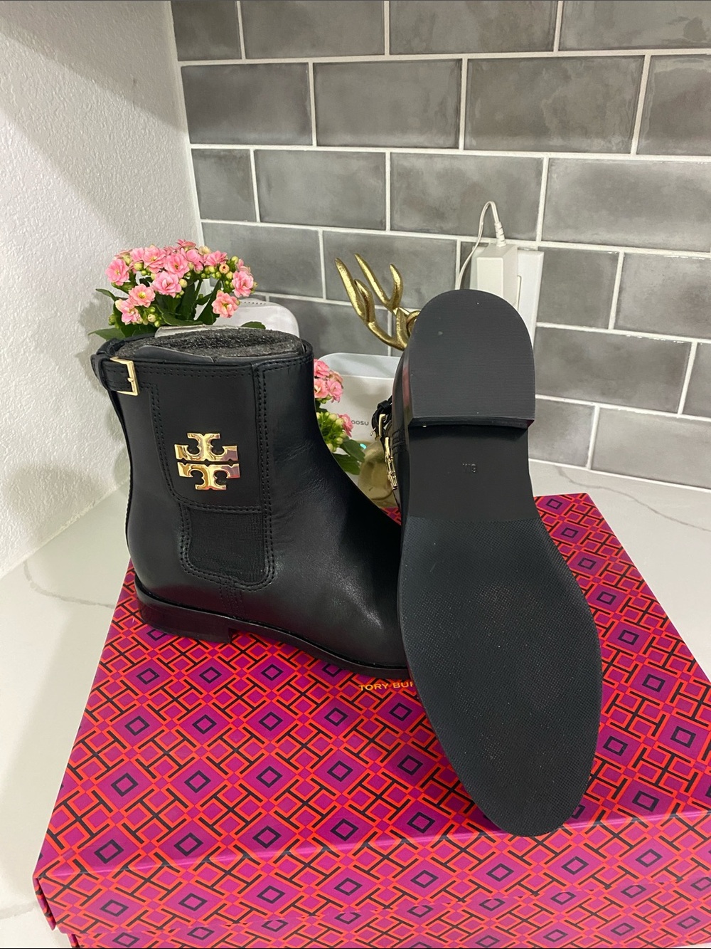 Tory Burch Black Leather Logo Chelsea Ankle Boots with Gold Hardware - Picture 4 of 6